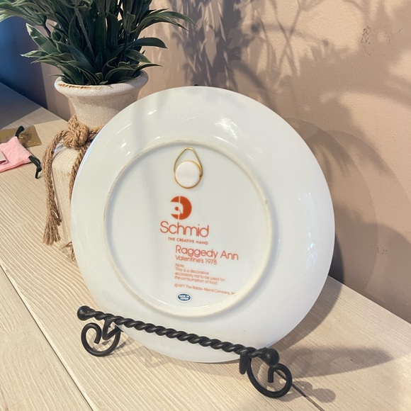 Raggedy Ann & Andy Valentines Day 1978 Plate - Picture 4 of 4